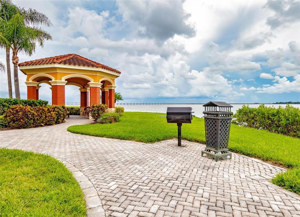 Baywatch Apartment Clearwater Exterior photo